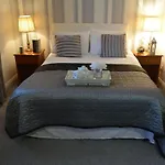 Woodfield House 3*