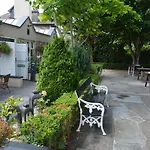Woodfield House 3*