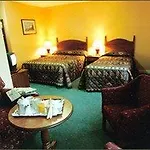 Woodfield House 3*