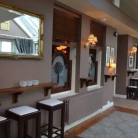 Woodfield House 3*
